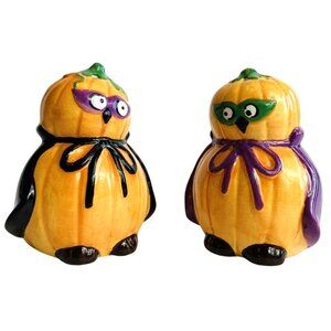 Halloween Salt and Pepper Shakers 3” Trick Or Treat Pumpkins Hero Cape by Ganz